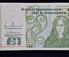 Ireland 1 Pound 1989 Queen Medb (JAK) Banknote