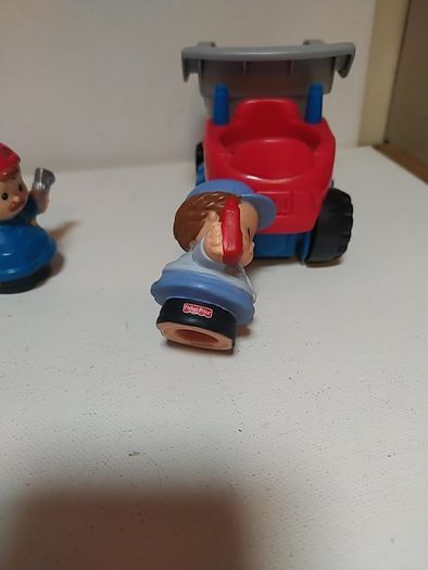 Fisher Price Little People Vintage Dump Truck & Figures