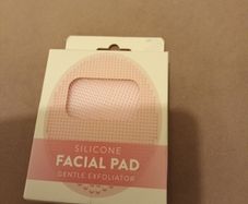 Silicon facial exfoliating pad