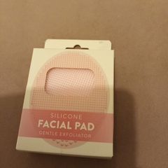 Silicon facial exfoliating pad