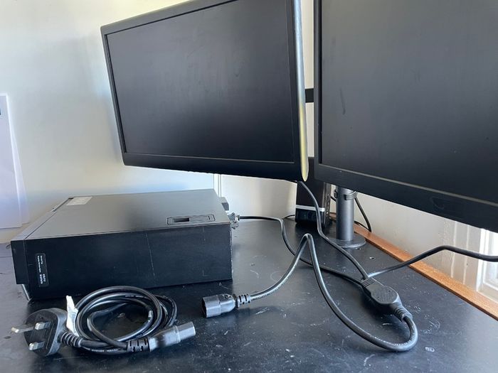 Power Y Type Computer & Dual Screen Splitter