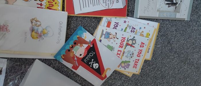 Selection of cards after business closure new 1 euro each