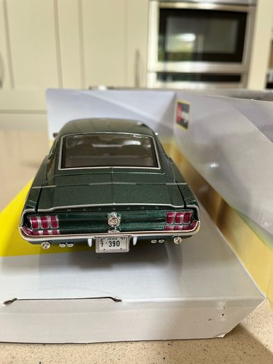 Ford Mustang GTA Fastback 1/18 Burago Rare