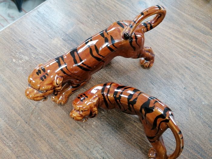 Set of two vintage ceramic Bengal tigers