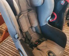 Maxi Cosi Axiss Car seat