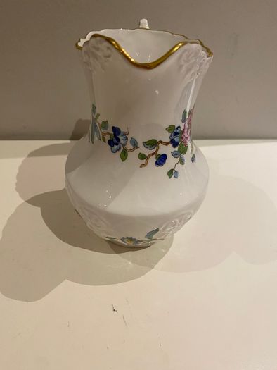 Aynsley large Pembroke jug