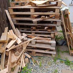 Free Wooden Pallets
