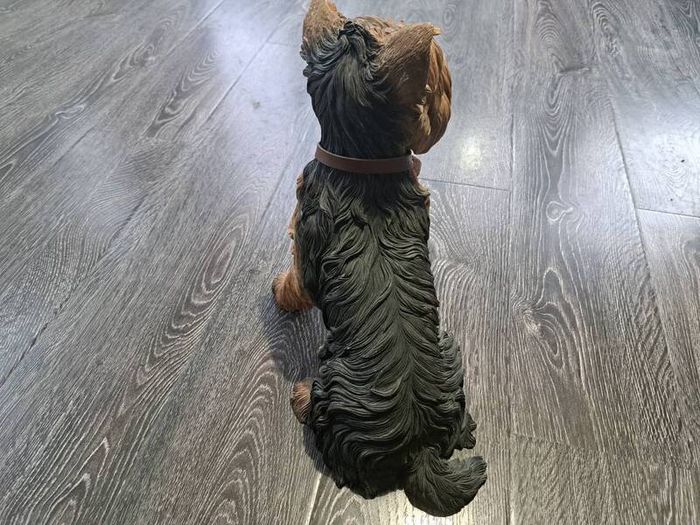 Leonardo Collection Yorkshire Terrier statue