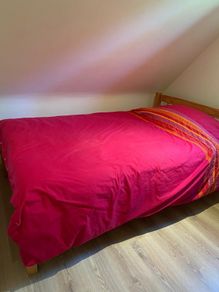 Small double bed 4ft