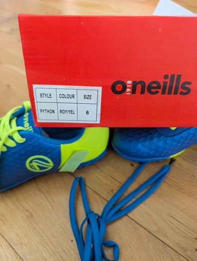 Astro boots O Neil's size 6