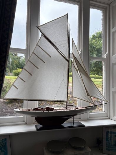 Sail boat model