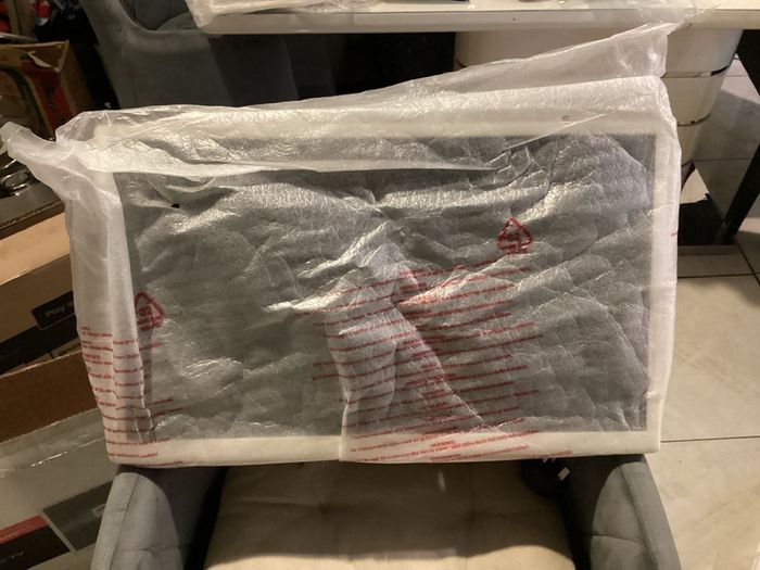 JVC 24 inch LED SMART Television with USB, 2 HDMI, PC Connection port, WIFI connectivity, etc (Boxed / Like New)