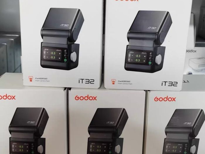 Brand New Godox iT32 TTL Flash - Compact & Lightweight