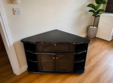 Corner TV stand