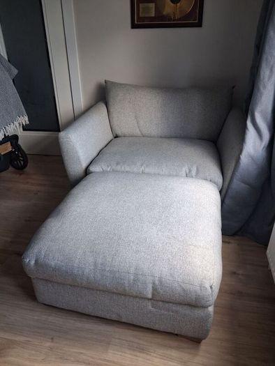 Whitemeadow Loveseat snuggler with matching ottoman