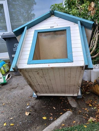 dog kennel
