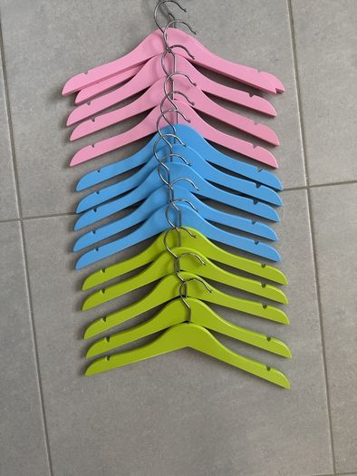 Clothes hanger for kids