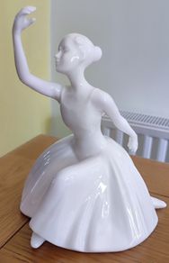Royal Doulton Ballerina Figurine Images The Dance Ballet Dancer HN 4025
