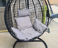 Egg chair