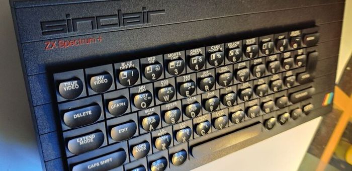 Sinclair ZX Spectrum+ 48k