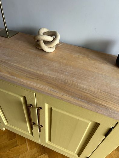 Solid oak sideboard / cabinet