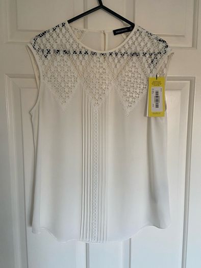 Karen Millen lacy top size 8 new with tags
