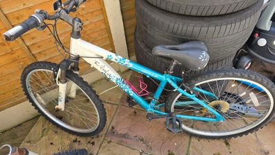 26 inch bike aluminium body apollo twilight