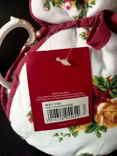 NEW Royal Albert Old Country Roses Teapot Cosy Warmer