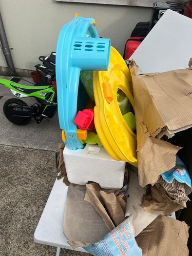 Baby sitter chair
