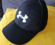 Under Armour Boy's Hat. Age  5/7