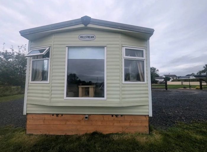 2 Bedroom Millstream Mobile Home 17,000 ONO