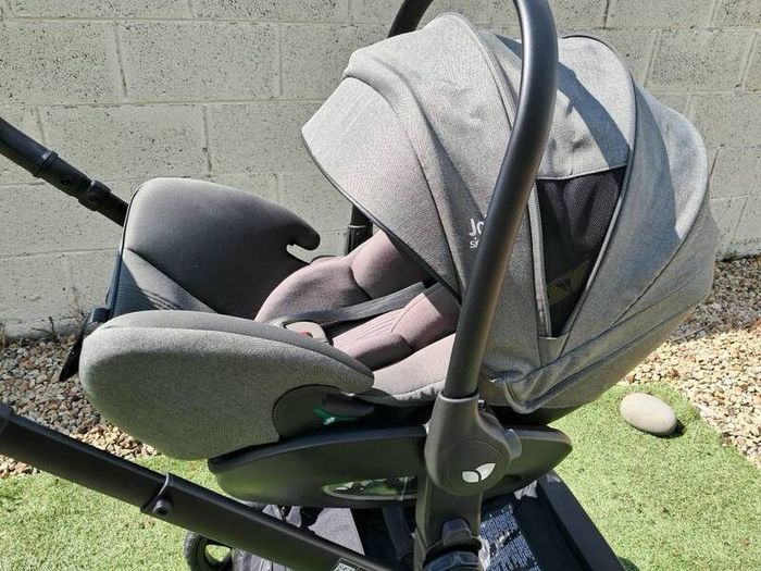baby carseat