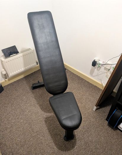 Bolt Bench and 2x 15KG Hex Dumbbells