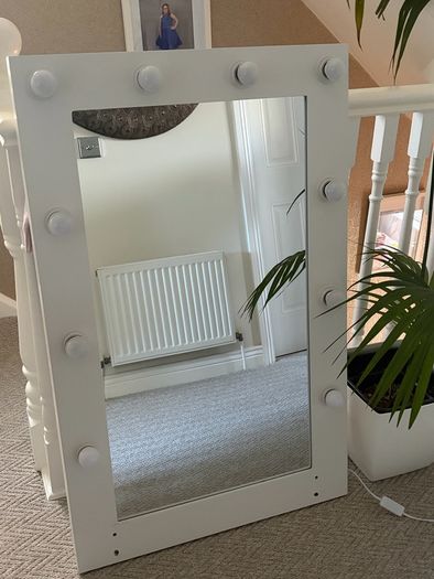 hollywood style mirror