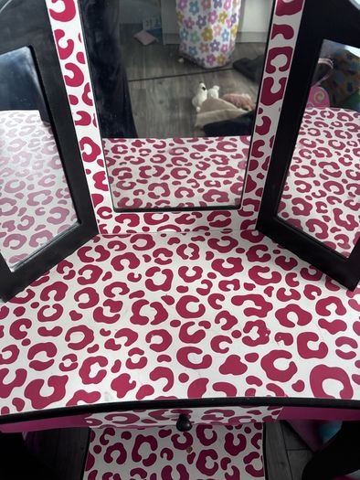 Girls Vanity Table