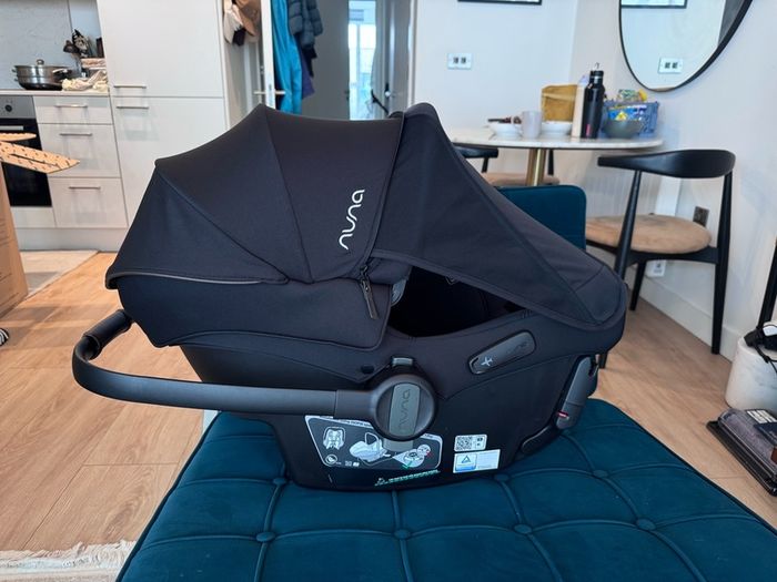 Nuna PIPA urbn car seat + Nuna LYTL newborn bassinet/carrycot + adaptor