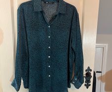 Zara Shirt / Blouse - Size Medium / Size 12 excellent condition