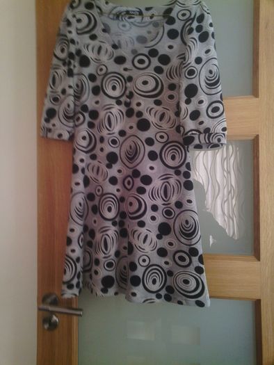 Ladies Grey / Black and White Dress Size Medium