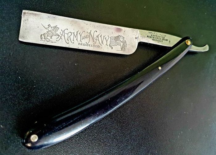 Vintage antique Imperial Razor 5/8 Straight Razor Cut throat Shave Ready