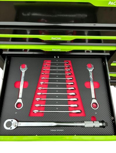 12 Drawer Toolbox With 6 Full Of Tools