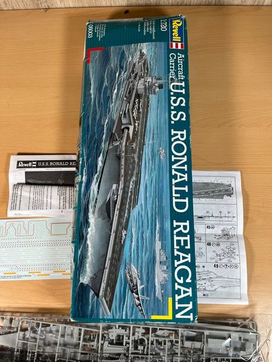 Revell 05003 1:720 USS Ronald Reagan Aircraft Carrier Model