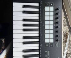 Novation Launchkey 25 MK3