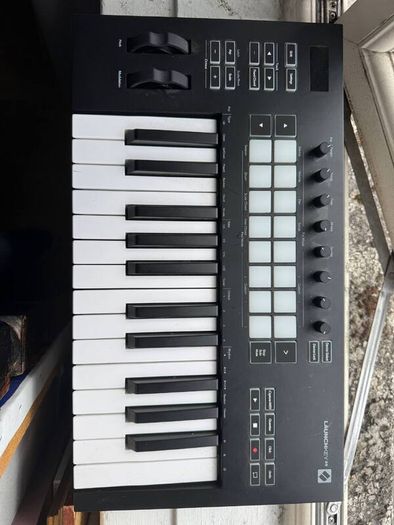 Novation Launchkey 25 MK3