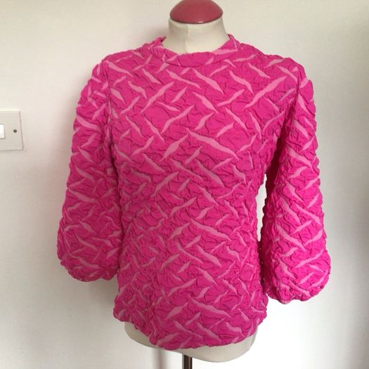 Savida bright pink top long sleeve size M includes postage