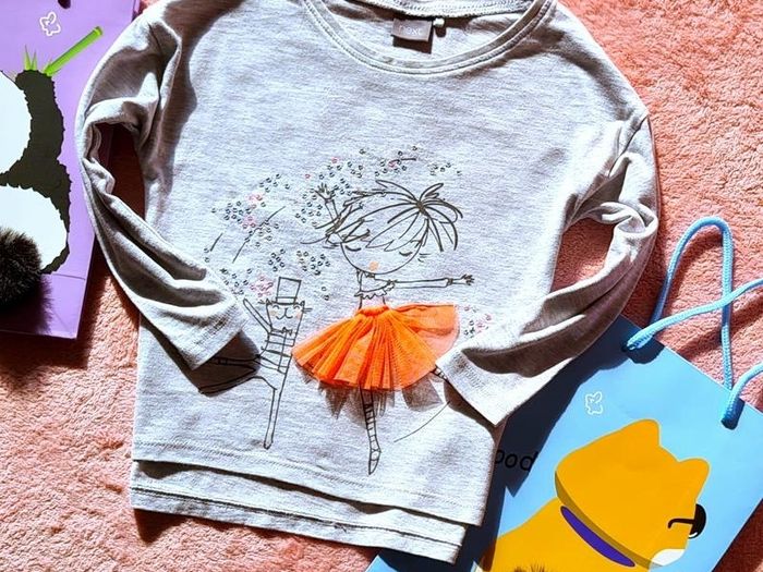 NEXT Girls Long-sleeved T-shirt in Grey 3-4 Years