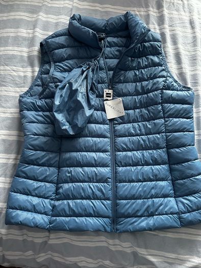 New! Women's packable Gilet - size large