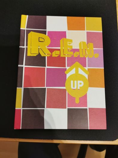 R.E.M Up 2cd/blu-ray deluxe book set