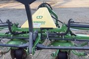 Krone Vendro 900 8 wheel Tedder