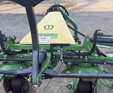 Krone Vendro 900 8 wheel Tedder
