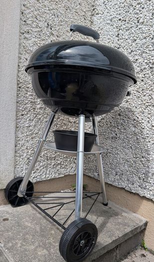 Weber Compact 47cm Charcoal BBQ